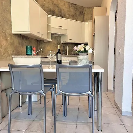 Mit Aussicht Auf Maggiore & Pool * Tenero-Contra