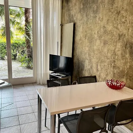 Mit Aussicht Auf Maggiore & Pool Appartement Tenero-Contra