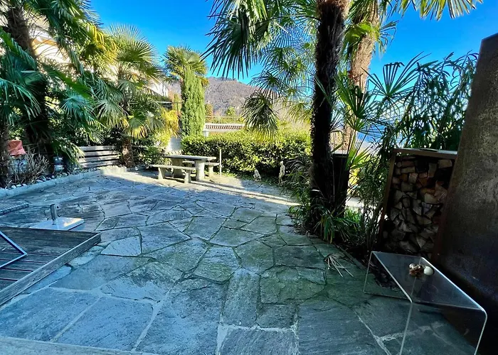 Mit Aussicht Auf Maggiore & Pool Lägenhet *