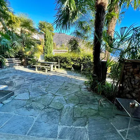 Mit Aussicht Auf Maggiore & Pool Lägenhet *